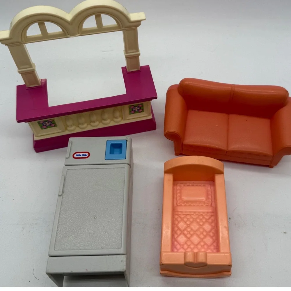 Mixed Dollhouse Furniture Lot Little Tikes Fridge Mattel Sofa Bed Counter Toy